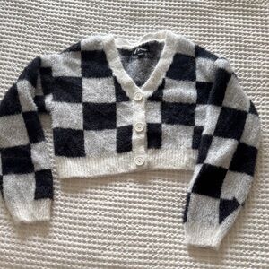 art class Black & White Checkerboard Cropped V-Neck Cardigan
